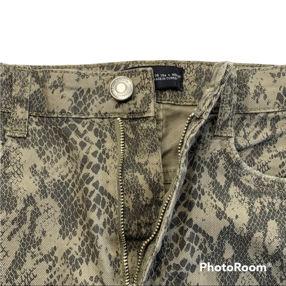 Zara Women's High Rise Snake Print Skinny Pants - Picture 14 of 14